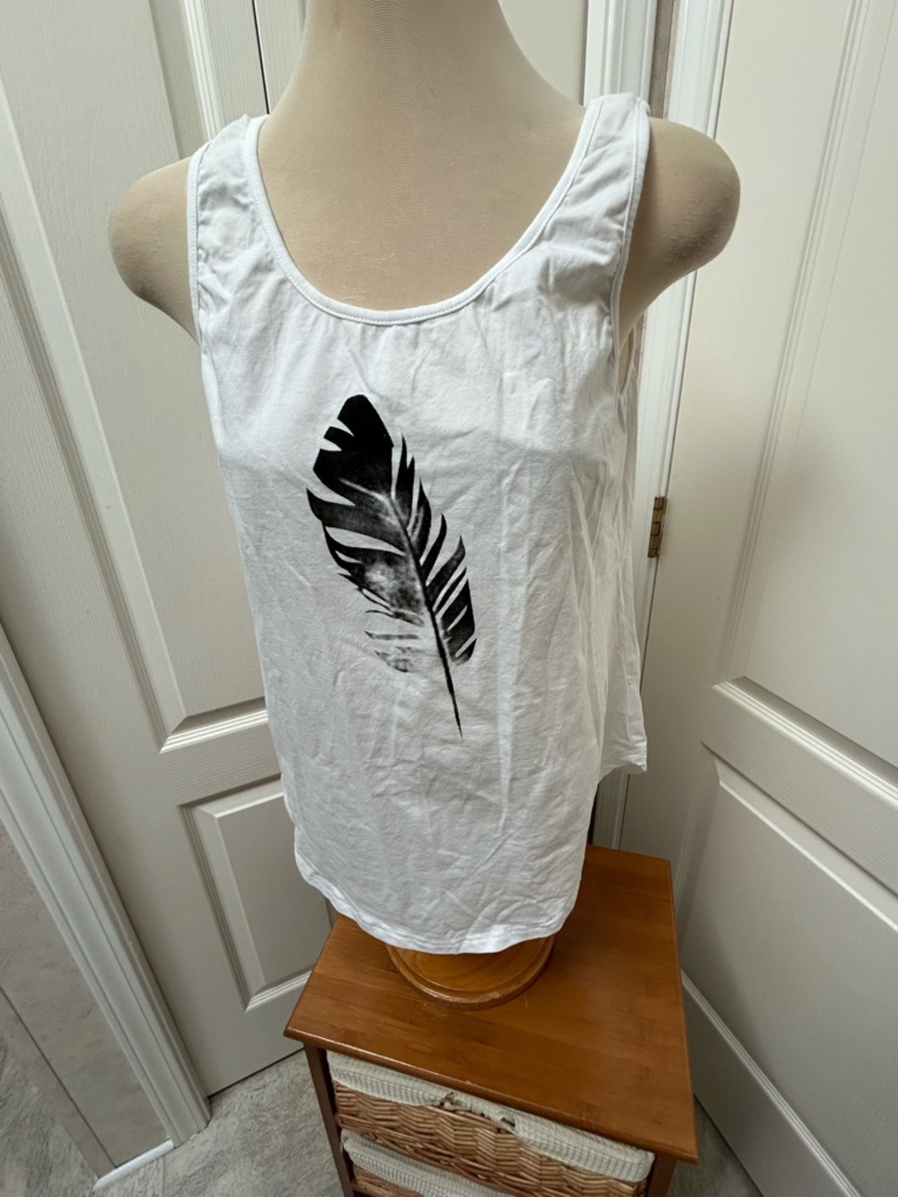 White Feather Graphic Tank Top -NWOT